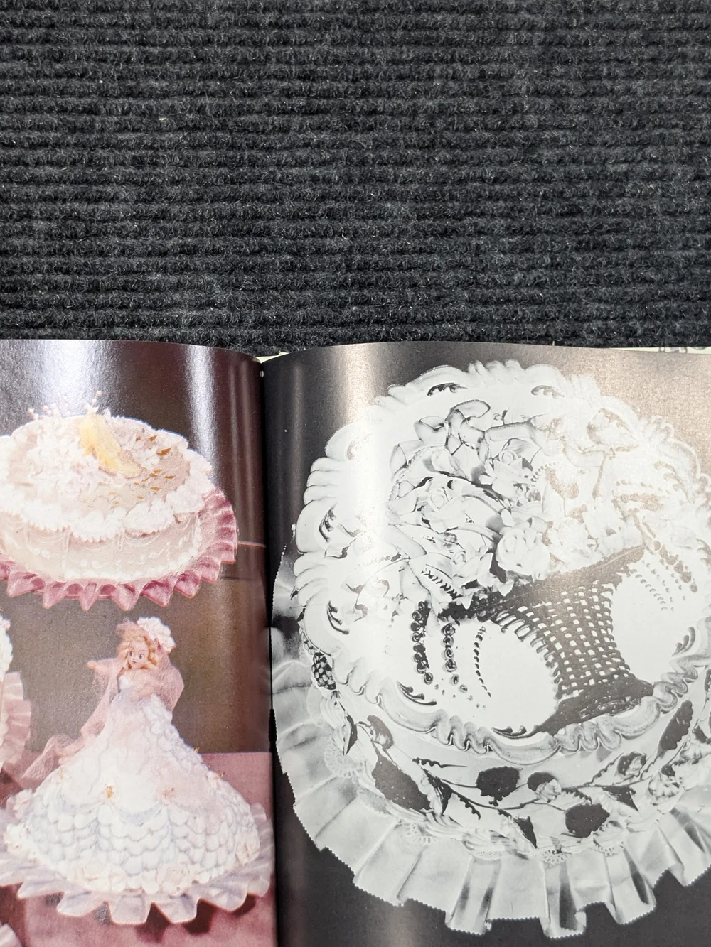 VINTAGE 1954 Wilton Modern Cake Decorating Book - Cream Cover